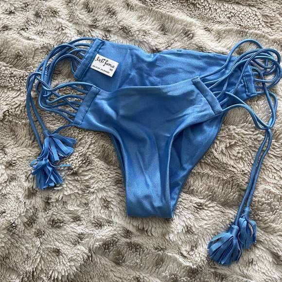 Luli Fama bikini with tassels. - Picture 4 of 6